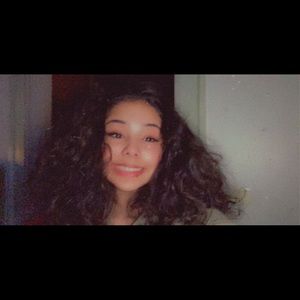 Meet your Posher, Adara